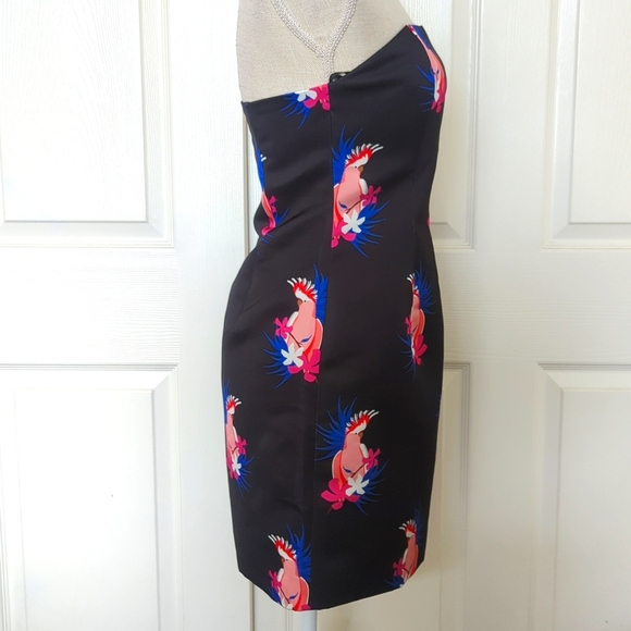 Elegant Black Parrot Print Dress - Picture 3 of 7